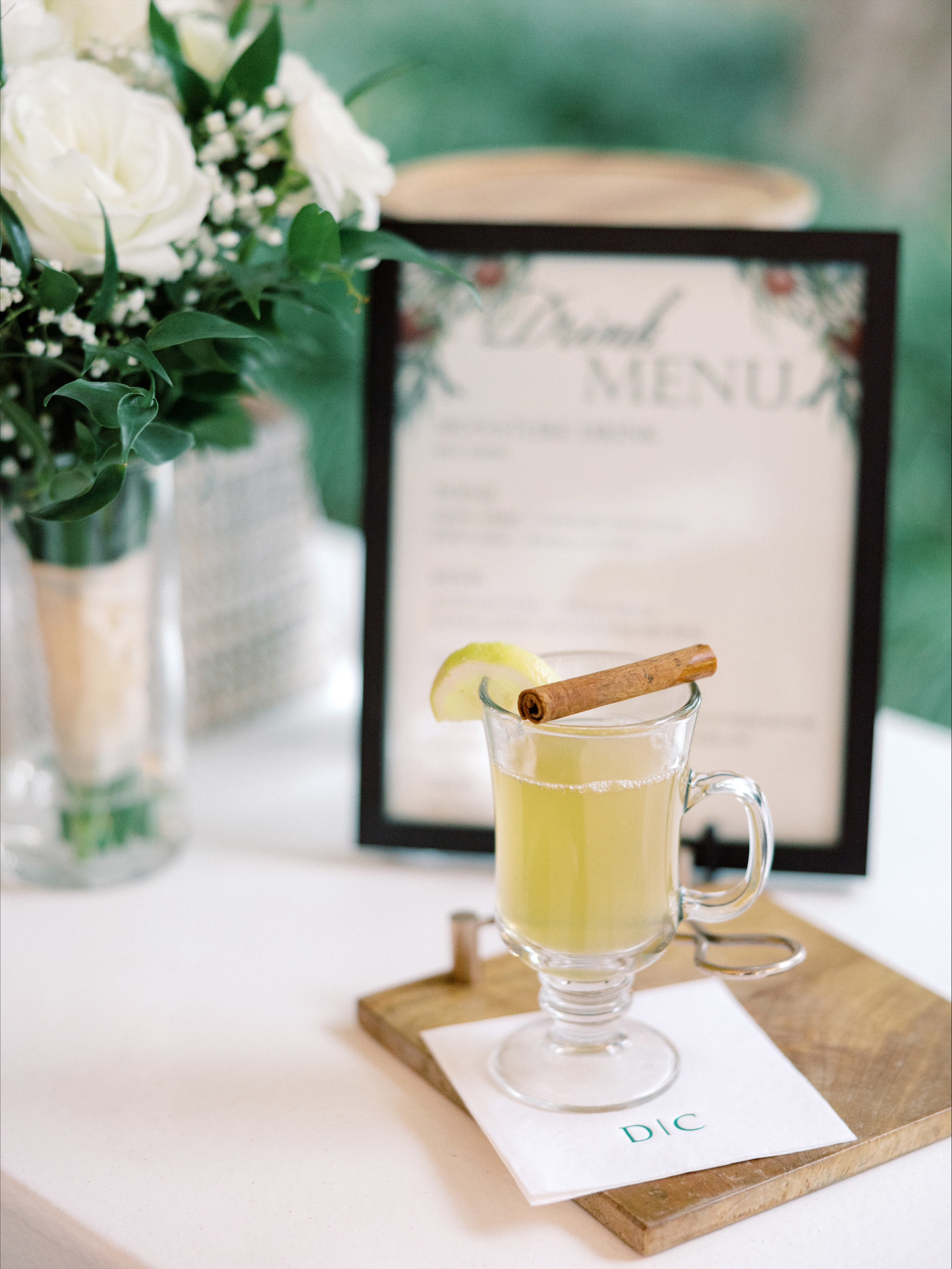 Why Custom Wedding Bar Signs Are a Great Idea for Your Big Day